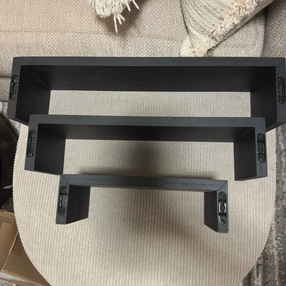 Set of 3 floating shelves NIB